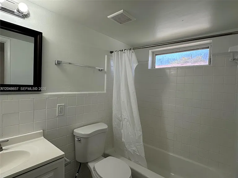 2401 NW 9th Ave #3 — Photo 21