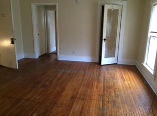 828 W 4th St #2, Waterloo, IA 50702