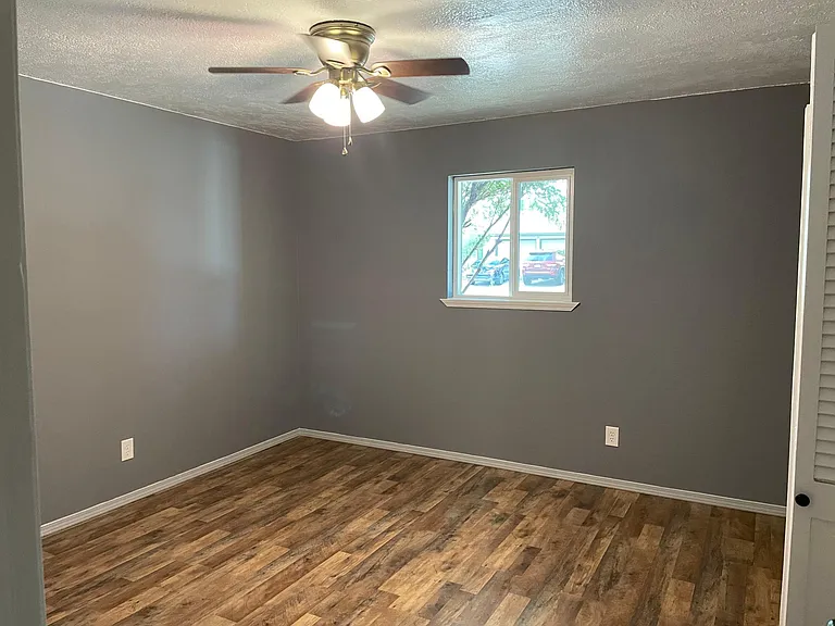 2060 Austin Dr — Photo 10