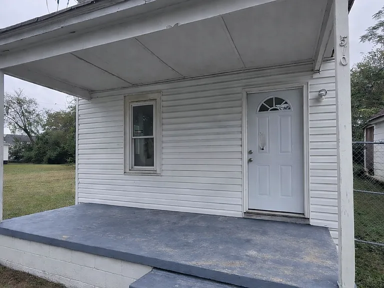 510 Thompson St — Photo 9