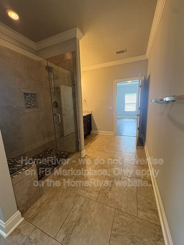 4 bed, 2.0 bath, 2055 sqft, $2,650 — Photo 3