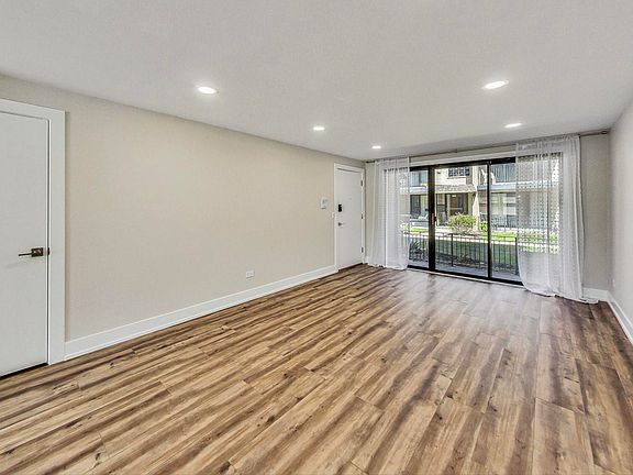 4th image of 6549 N Harlem Ave APT 1E
