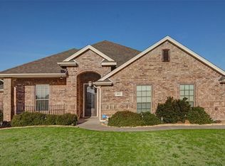 102 Crest Ridge Ct, Weatherford, TX 76087