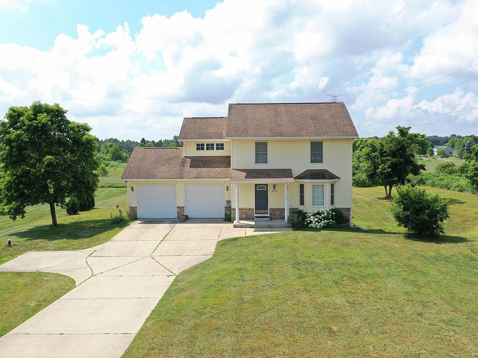 1st image of 22379 Bluebird Ave