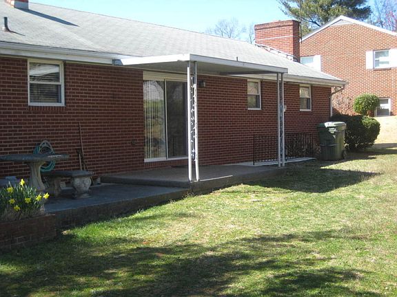 2nd image of 518 Doyle St