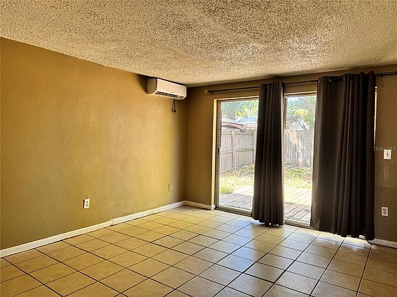 5th image of 4031 Grayton Dr