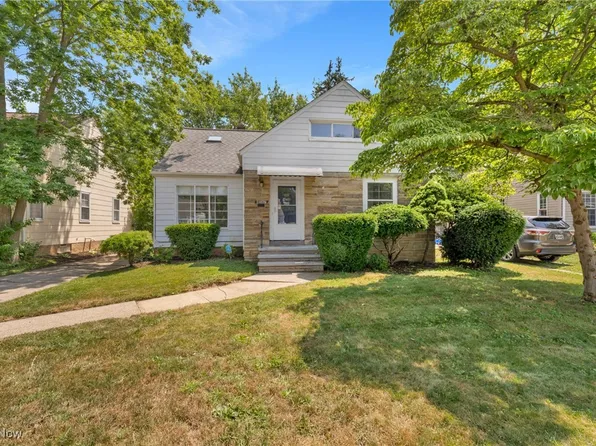 4567 W 226th St, Fairview Park, OH 44126