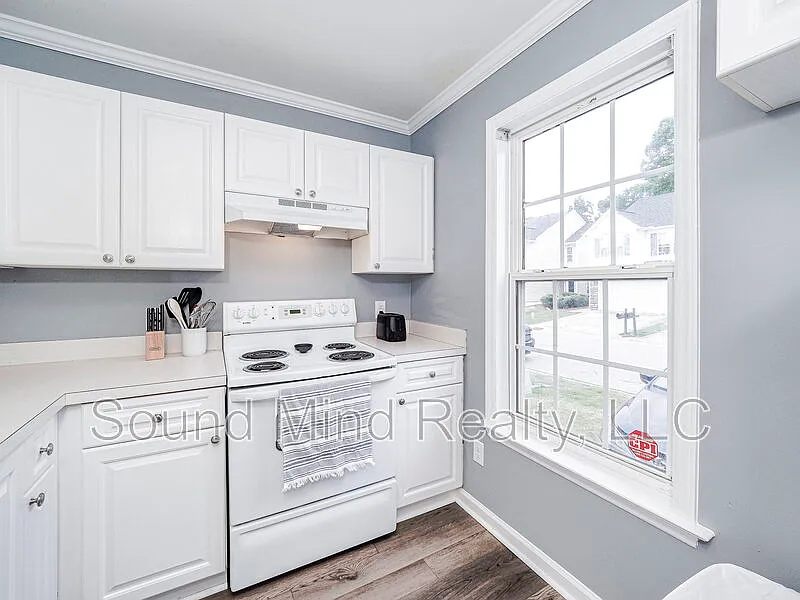 2 bed, 1.5 bath, 1004 sqft, $1,525 — Photo 4