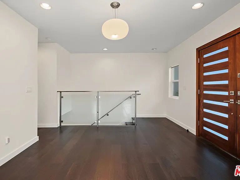 175 Barlock Ave — Photo 4