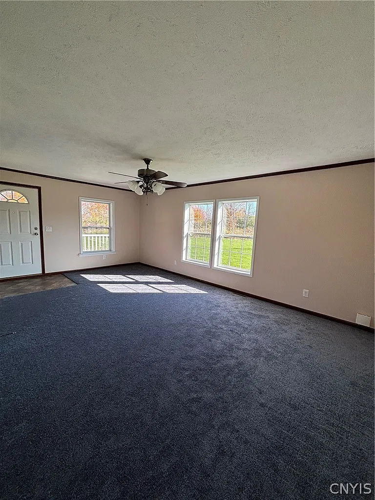 3 bed, 2.0 bath, 1540 sqft, $2,400 — Photo 4