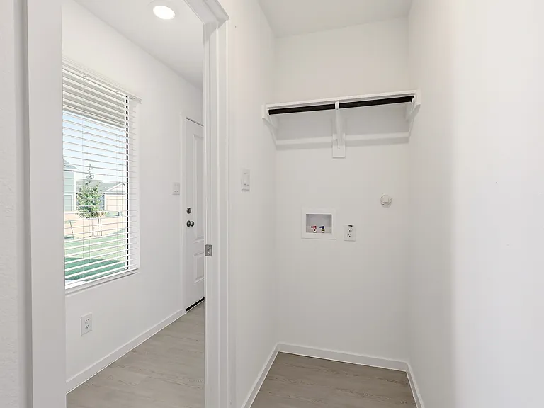 3161 Campeiro Ave — Photo 8