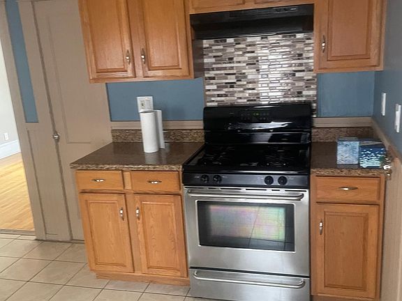 3rd image of 98 Whitmarsh Ave