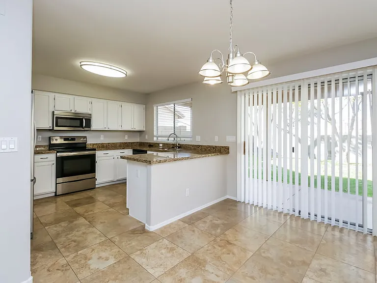 1366 E Vaughn Ave — Photo 7