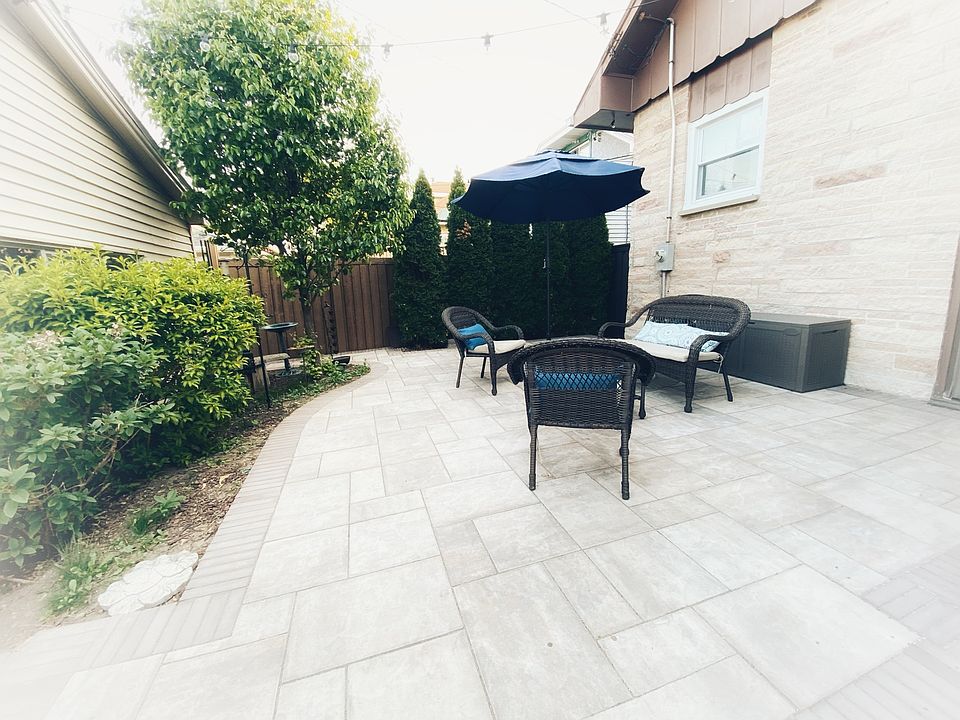 2nd image of 6523 N Rockwell St