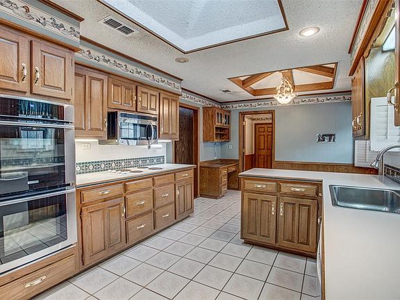 5th image of 1708 Paisley Dr