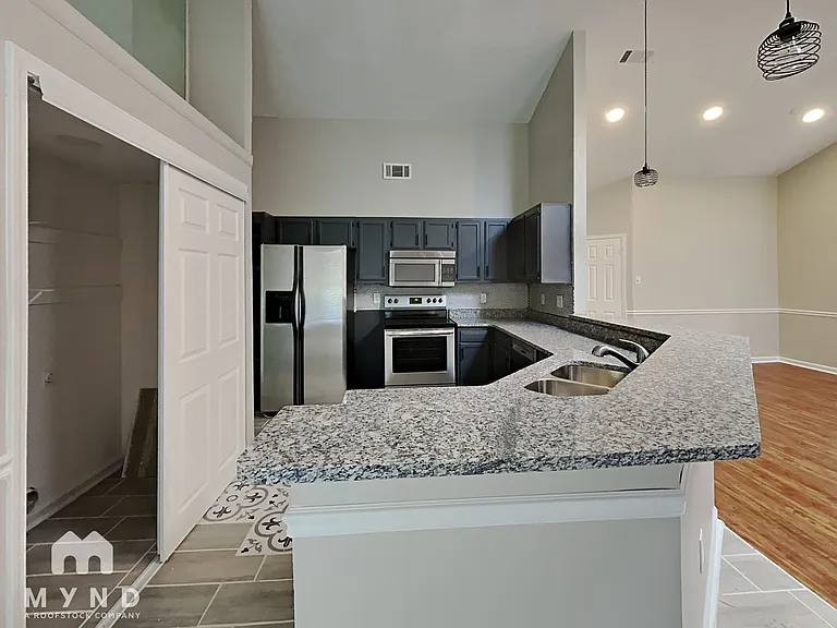 6610 Waders Ridge Dr — Photo 4