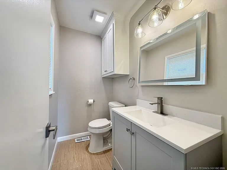 424 N Market Ave — Photo 19