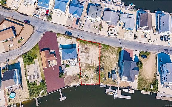 5th image of 17 S Burgee Dr