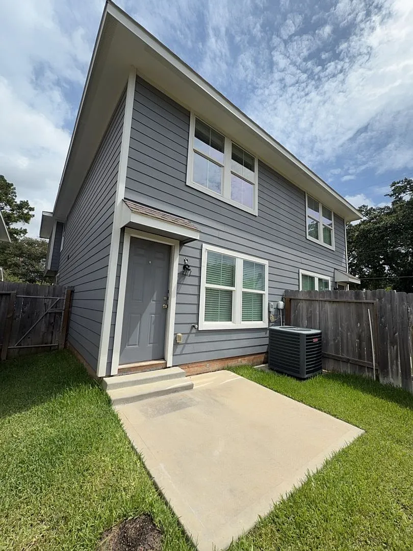 501 Hines Ave — Photo 2