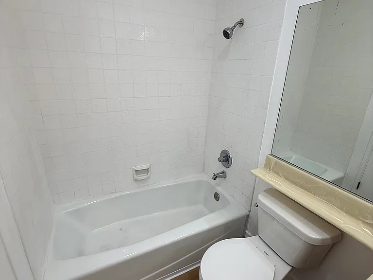 1321 N Vista St #305 — Photo 14
