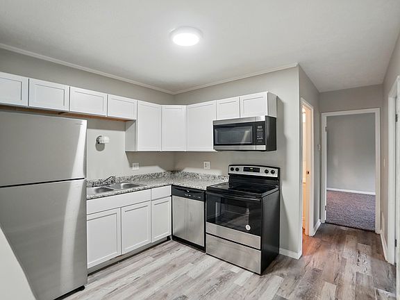 4th image of 482 Pedretti Ave #2