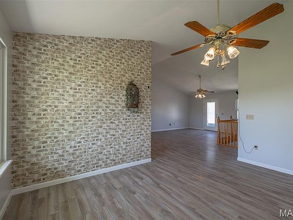 5th image of 102 Apple Grove Rd