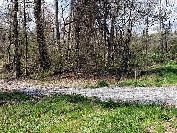 2nd image of 297 Old Mine Rd