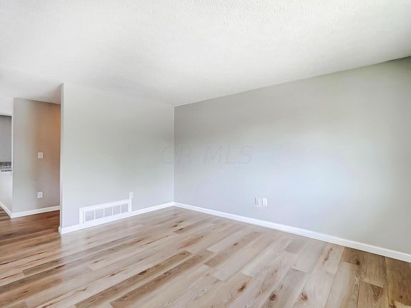 4th image of 1725 Creekside Dr