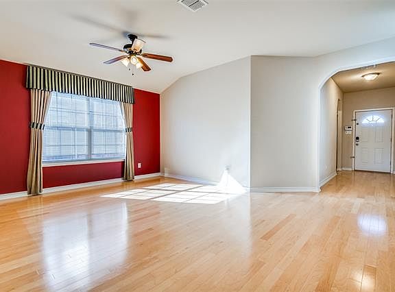 2nd image of 921 Bee Creek Ln