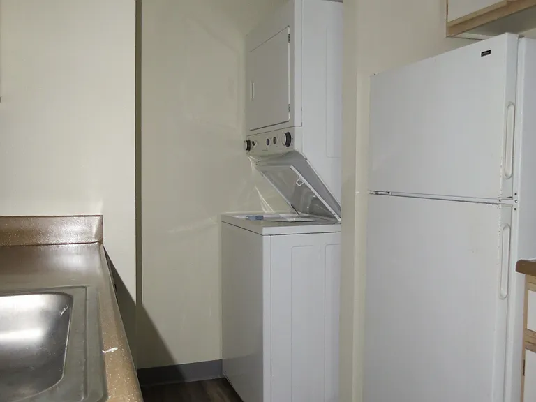 Chehalem Creek Apartments — Photo 17