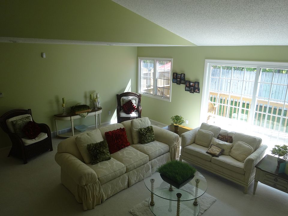 Spacious Living Room