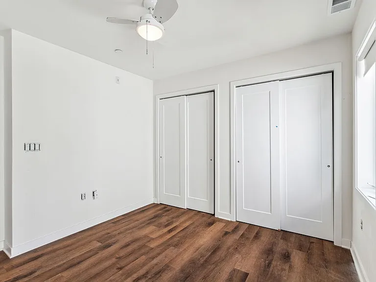 Graduate Pointe — Photo 181