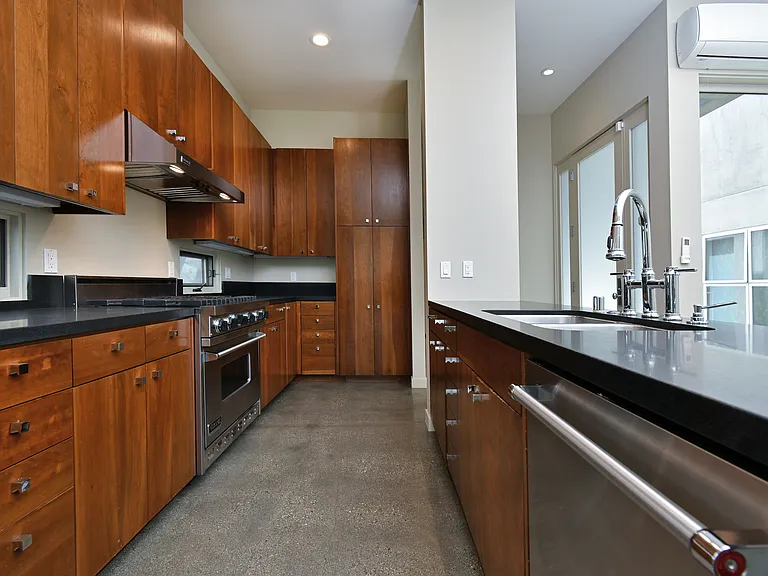 744 Marine St — Photo 11