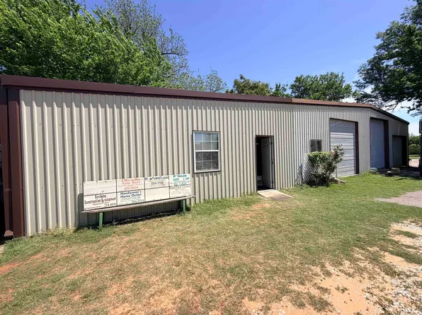 304 S Rush Ave, Rush Springs, OK 73082