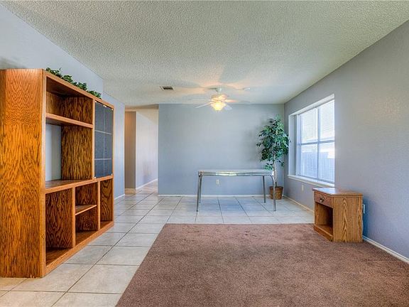 4th image of 1310 Garden Path Dr