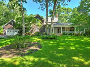 6 Holly Pl, East Hampton, NY 11937