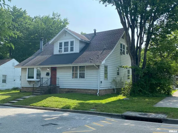 104 S Springer St, Carbondale, IL 62901