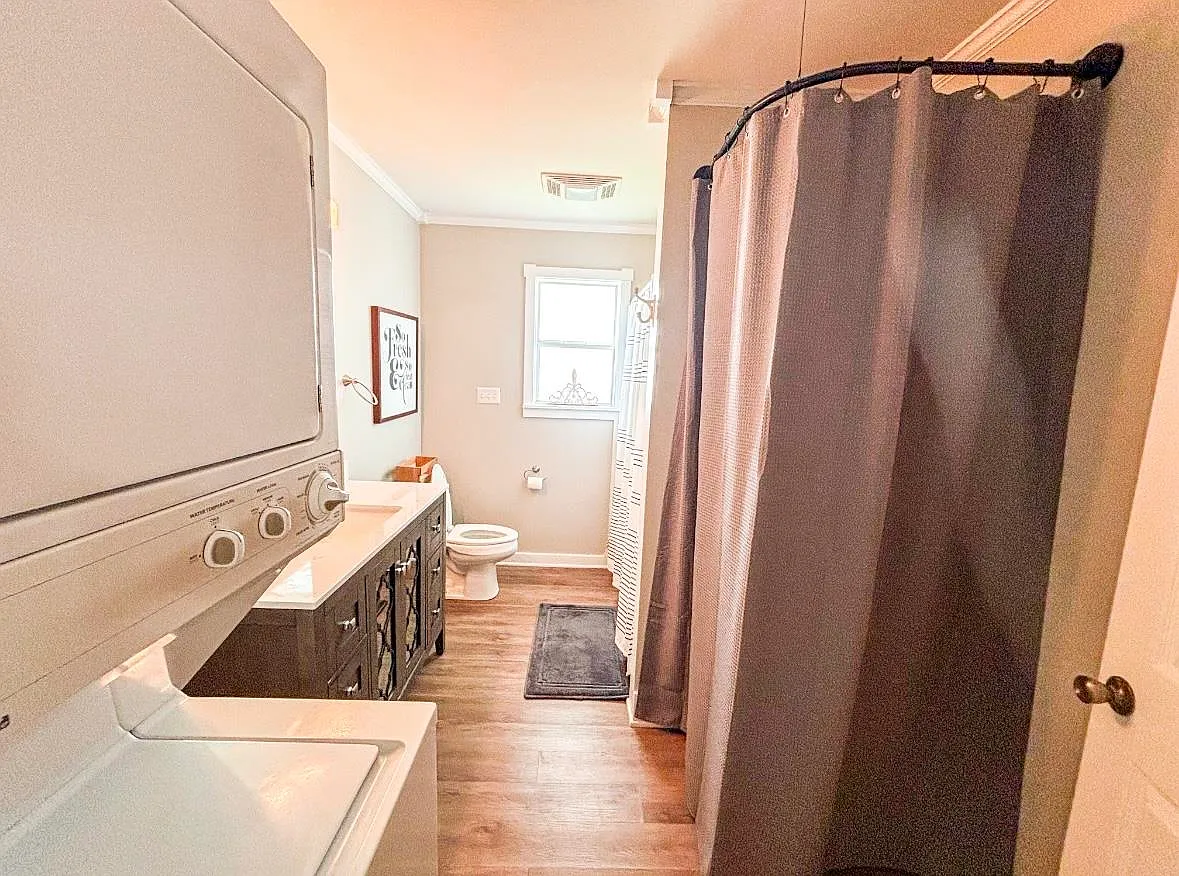 2 bed, 1.0 bath, 720 sqft, $1,200 — Photo 3