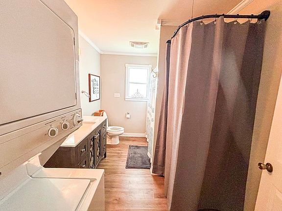 3rd image of 207 E College St