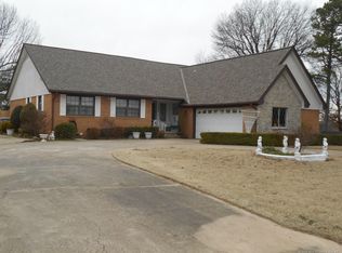 305 N Main St, Wagoner, OK 74467