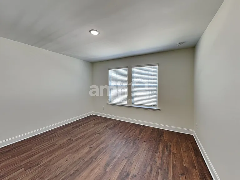 13018 Redwind Dr — Photo 32