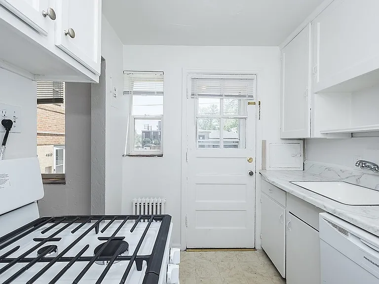 Cherry Street Townhomes — Photo 48