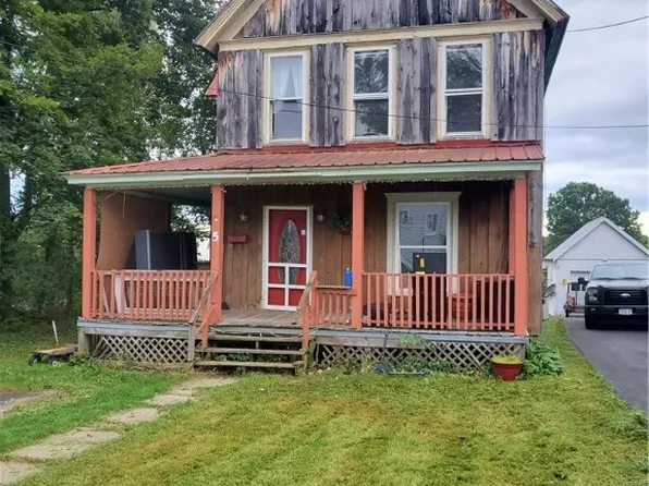 5 Wolf St, Dolgeville, NY 13329