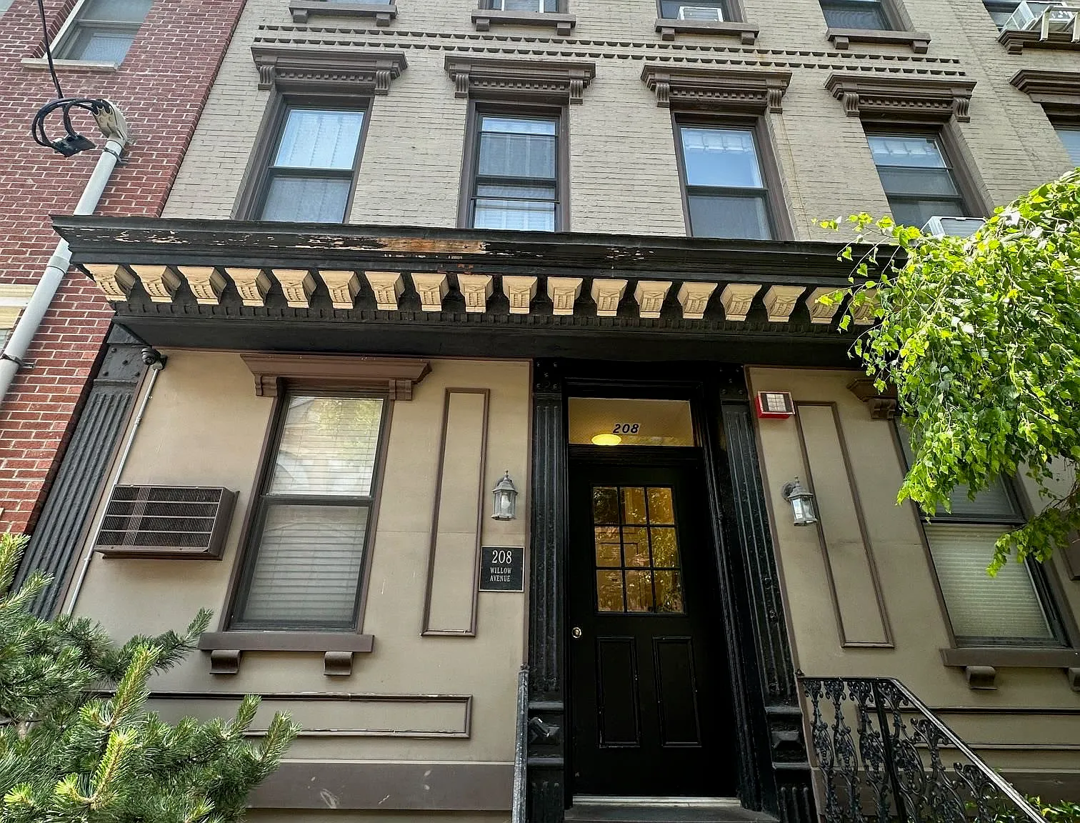 1 bed, 1.0 bath, 650 sqft, $3,500 — Photo 1