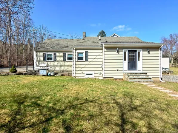 428 NE Main St, Douglas, MA 01516