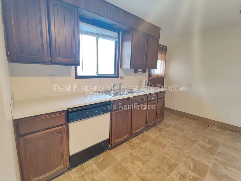 708 N Road 34 — Photo 6