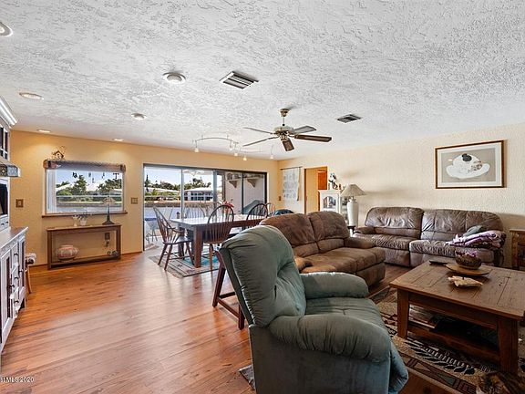 4th image of 464 Carmine Dr
