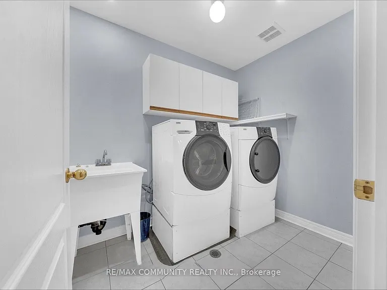 76 Seasons Dr — Photo 10