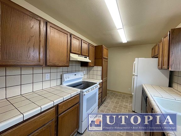 5th image of 855-865 Monterey Ave #D