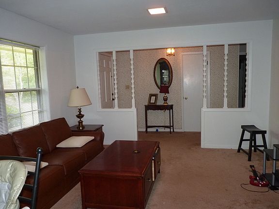 5th image of 1921 Sheffield Dr